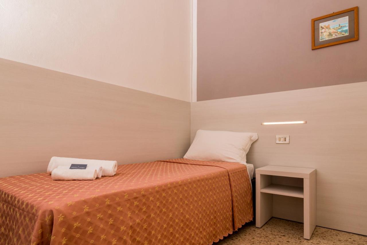Hotel Lydia Cervia Exteriör bild